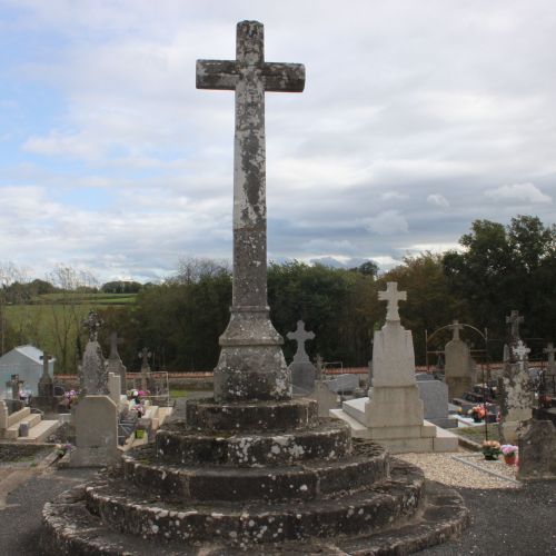 Croix centrale du cimetière